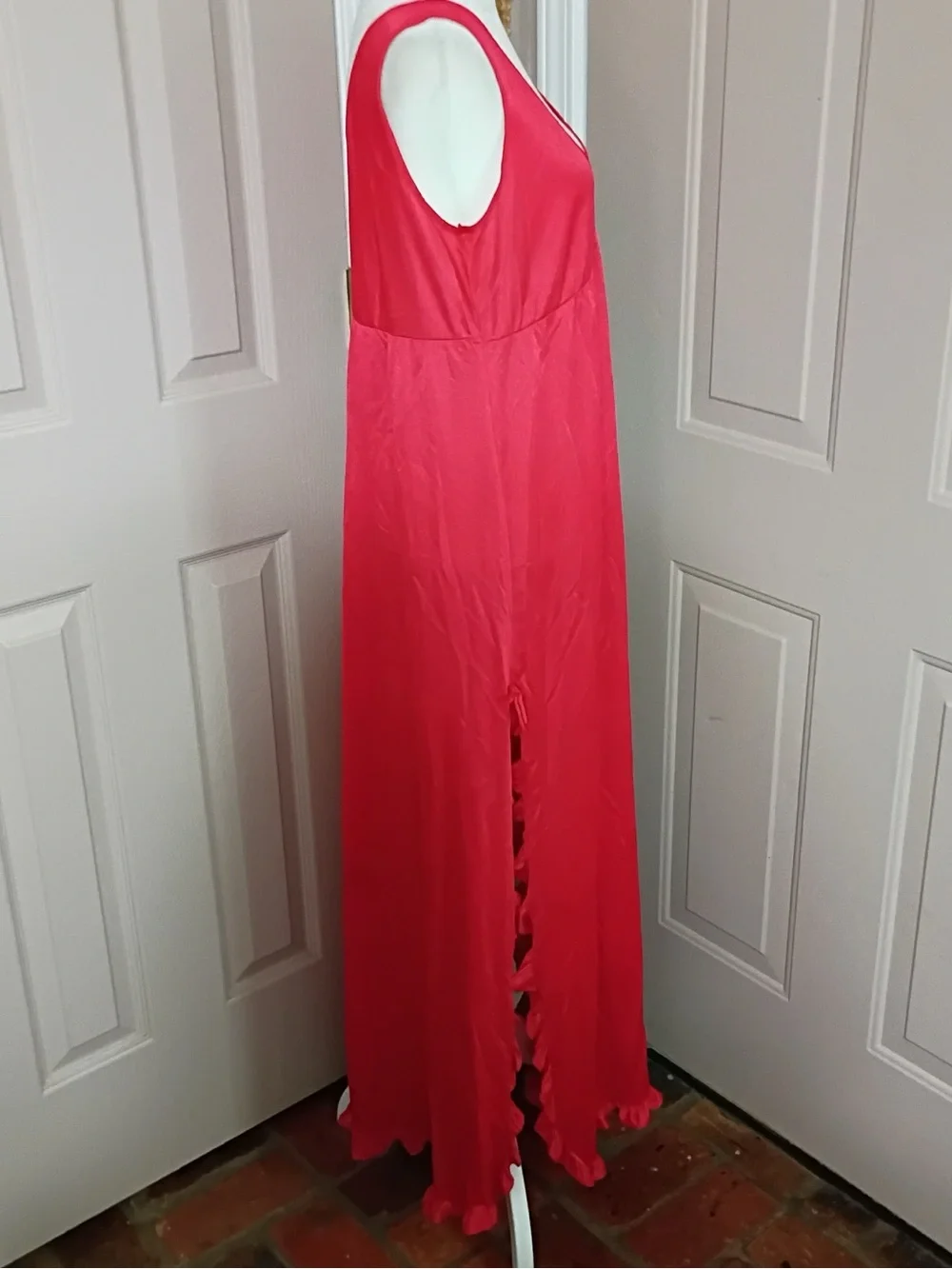 Vintage ladies red v-neck long ruffled hem gown slip dress w/side slits. Size M. - Picture 6 of 8